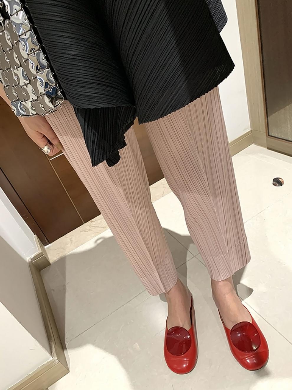 Miyake 2026 Straight-Leg Fashion High-Waisted Pocketed Cropped Pants with Elastic Waistband, Stretchy Pleated Slimming Cigarette Pants for Women
