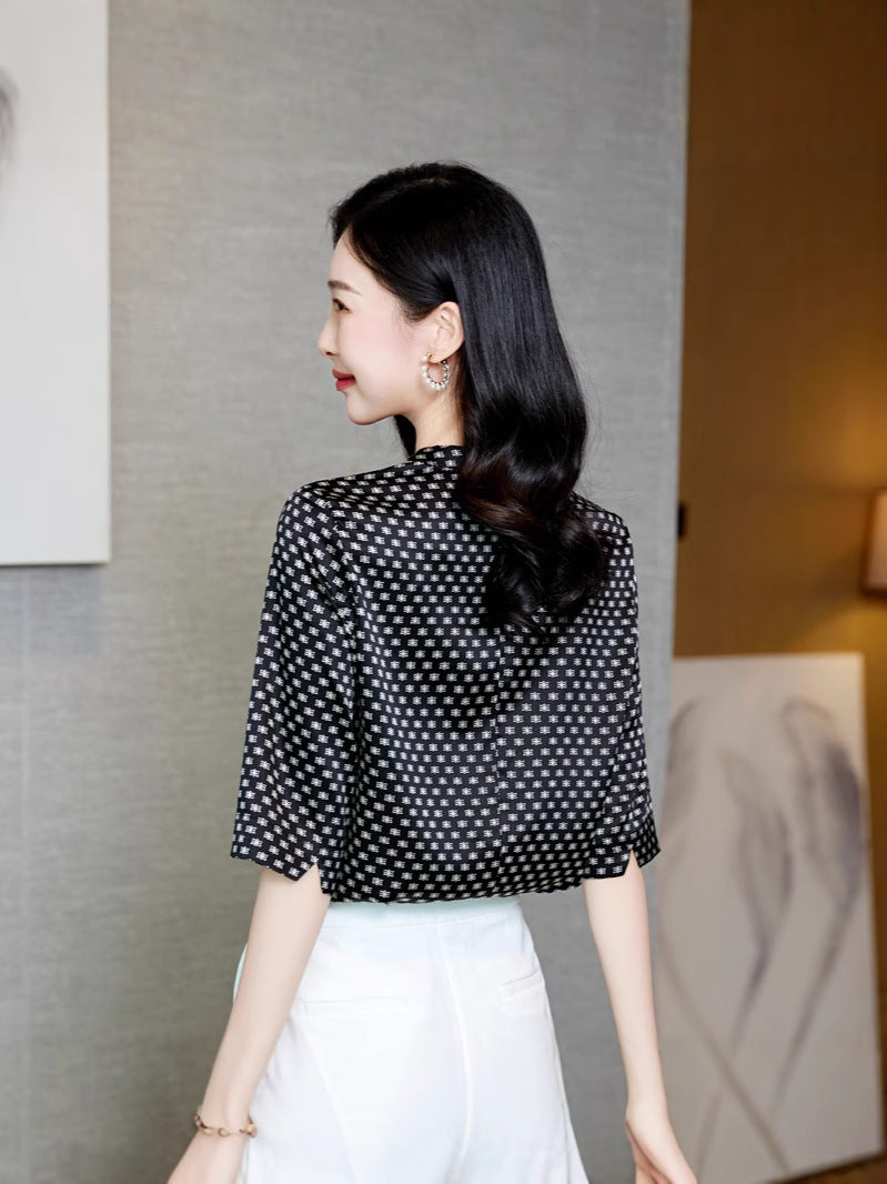 Short-Sleeved Silk Mid-Sleeve Shirt for Women, New V-Neck Elegant Office Wear, Japanese and Korean Casual Mulberry Silk Shirt