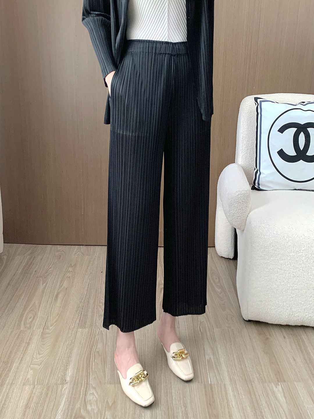 Miyake Wide-leg Pants Women's High-waist Pendant Pleated Pants Women's Loosening Waist Cropped Pants Black All-match Casual Pants
