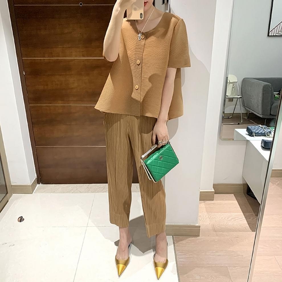 Miyake 2026 Straight-Leg Fashion High-Waisted Pocketed Cropped Pants with Elastic Waistband, Stretchy Pleated Slimming Cigarette Pants for Women
