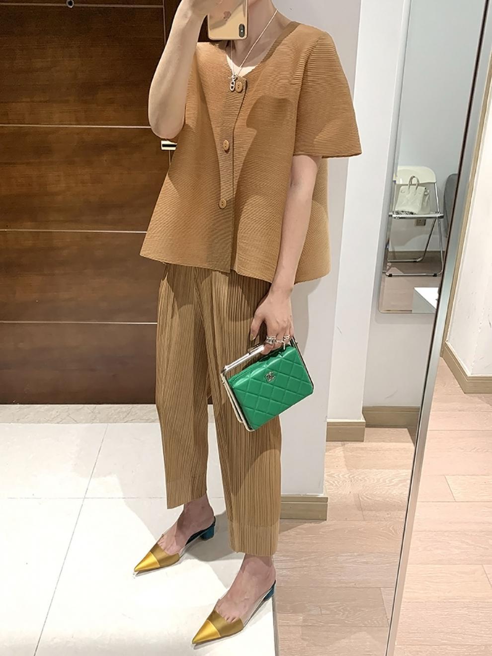 Miyake 2026 Straight-Leg Fashion High-Waisted Pocketed Cropped Pants with Elastic Waistband, Stretchy Pleated Slimming Cigarette Pants for Women