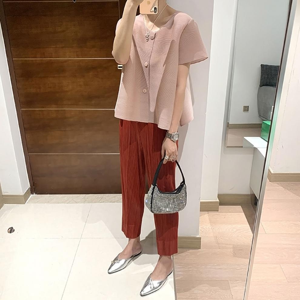 Miyake 2026 Straight-Leg Fashion High-Waisted Pocketed Cropped Pants with Elastic Waistband, Stretchy Pleated Slimming Cigarette Pants for Women
